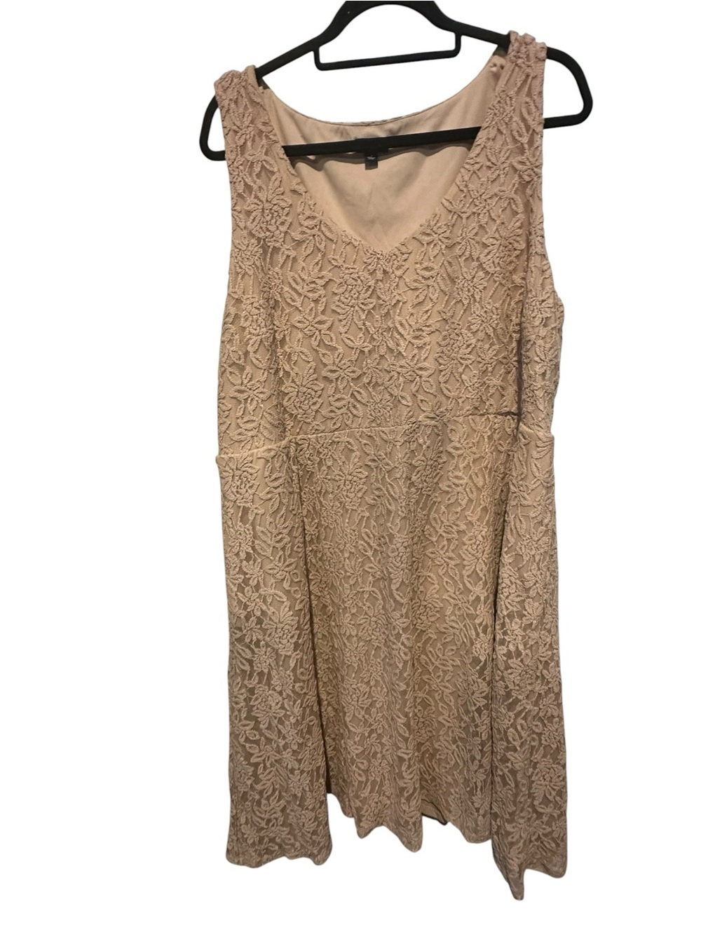 torrid Plus Size Pale Pink Floral Lace Midi Dress in a Size 3X
